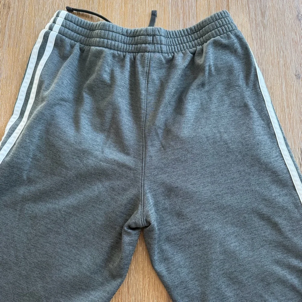 3/27$ Adidas Kids Charcoal Joggers with White Stripes size Large - Picture 7 of 7